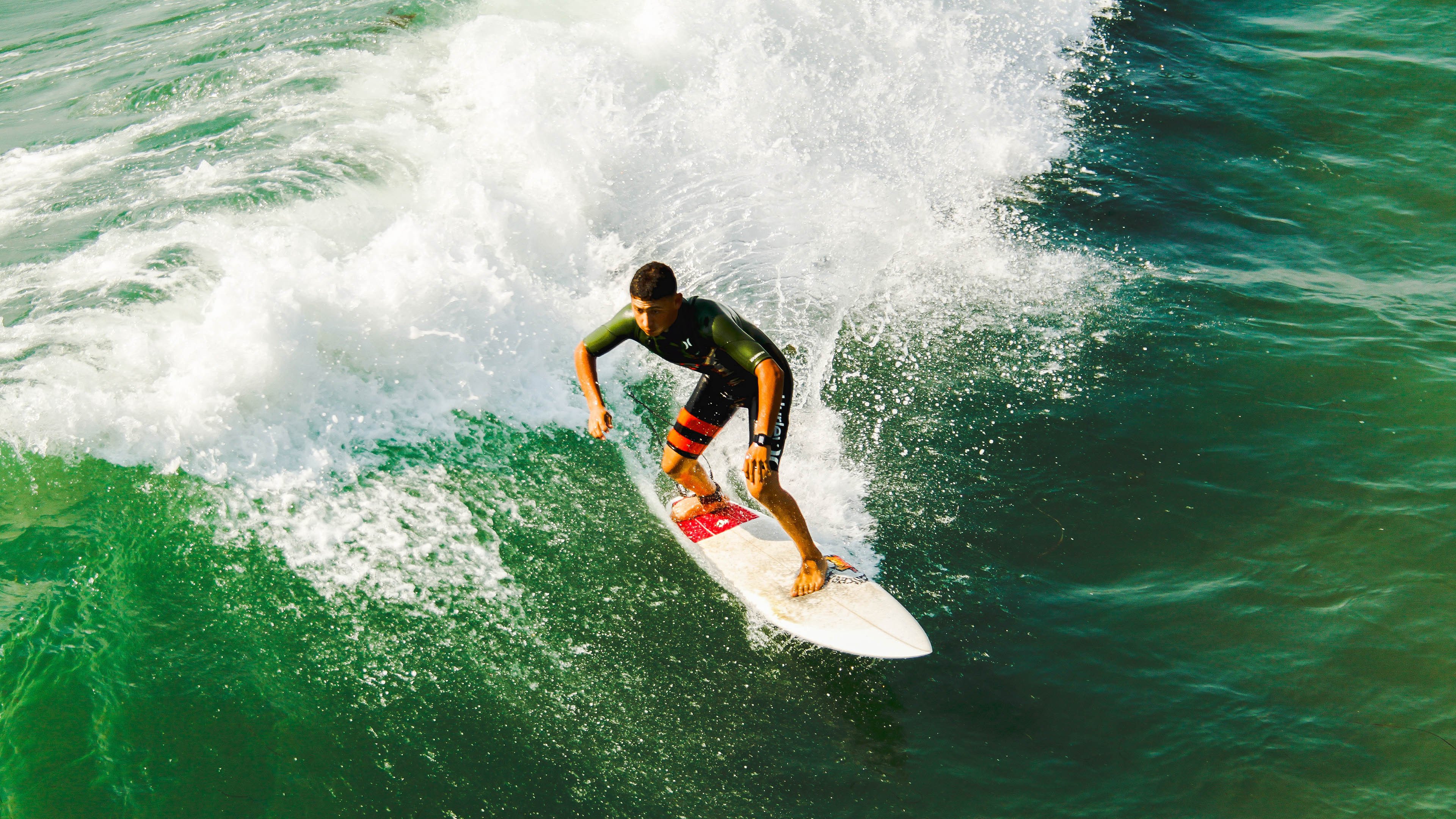 冰面不滑？瑞士前锋雪地过人三连晃，全场惊叫！，瑞士滑雪国家队